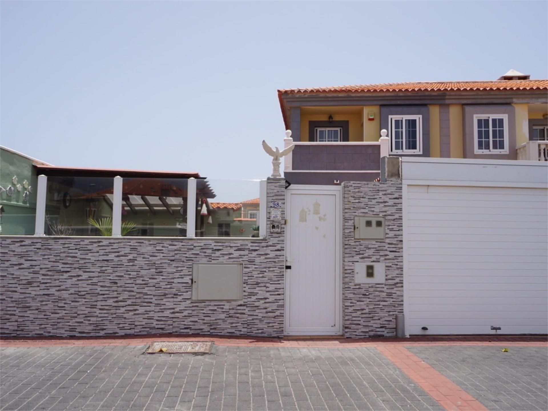 Exterior view of House or chalet for sale in Granadilla de Abona  with Air Conditioner, Terrace and Swimming Pool