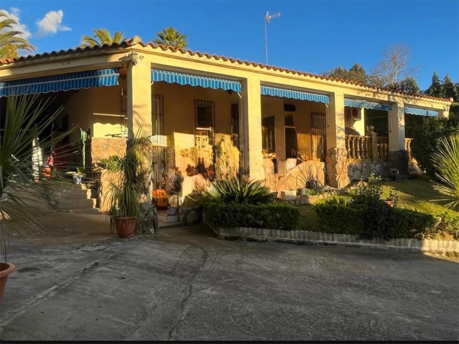 Exterior view of Country house for sale in Belvís de Monroy  with Air Conditioner, Private garden and Furnished