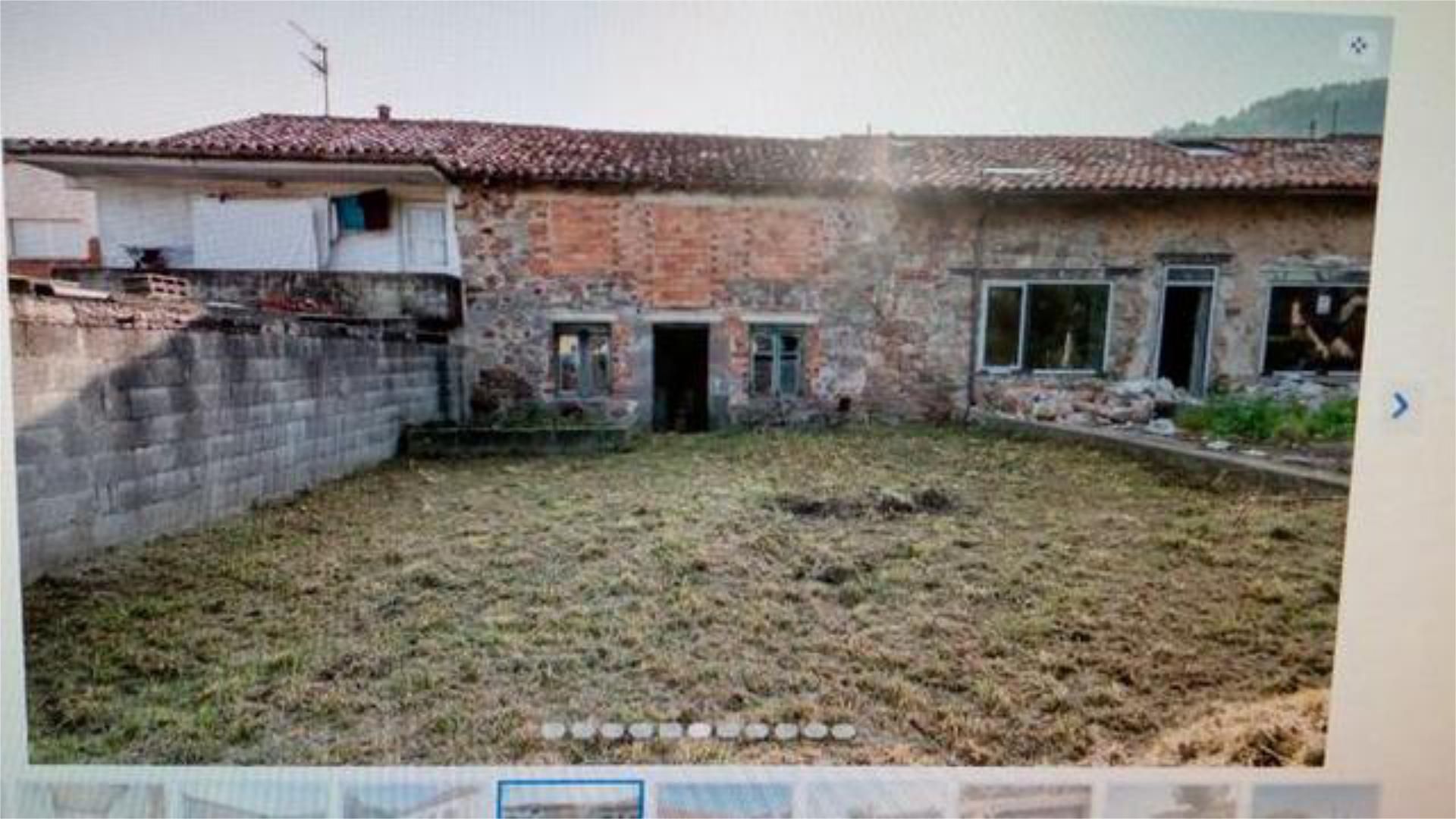Casa o xalet en venda a Centro Casa o xalet en venda en Torrelavega  amb Jardí privat, Terrassa i Traster