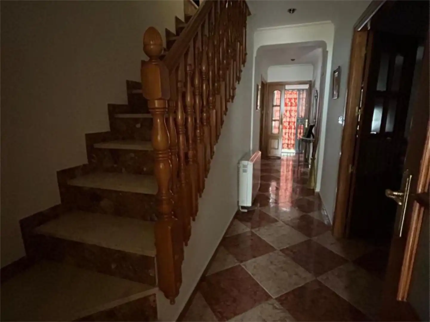 Einfamilien-Reihenhaus zum Verkauf in Valdepeñas de Jaén mit Klimaanlage, Heizung und Terrasse