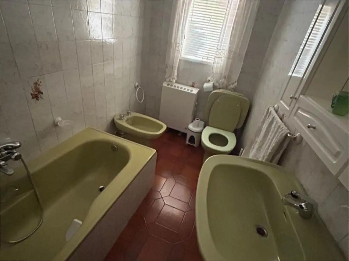 Badezimmer von Einfamilien-Reihenhaus zum Verkauf in Valdepeñas de Jaén mit Klimaanlage, Heizung und Terrasse