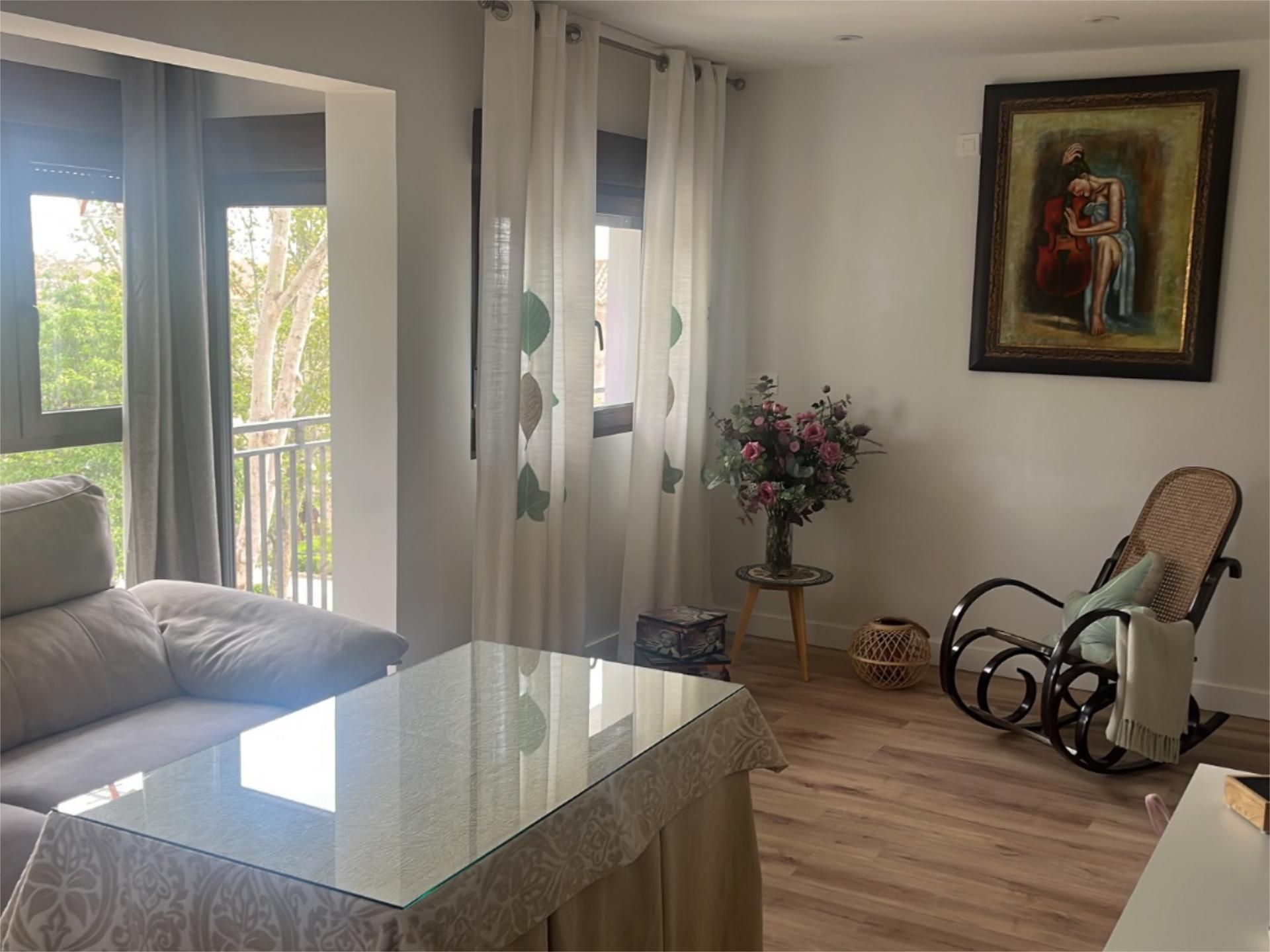 Bedroom of Flat to share in Baza  with Air Conditioner, Parquet flooring and Furnished