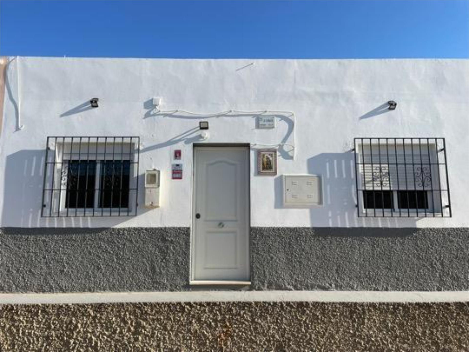 Vista exterior de Casa o xalet per a compartir en  Almería Capital amb Jardí privat, Terrassa i Traster