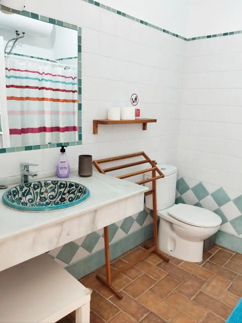 Flat for rent in Carril Seijo Lima, 20, Roche Bathroom of Flat for rent in Conil de la Frontera with Air Conditioner, Private garden and Terrace