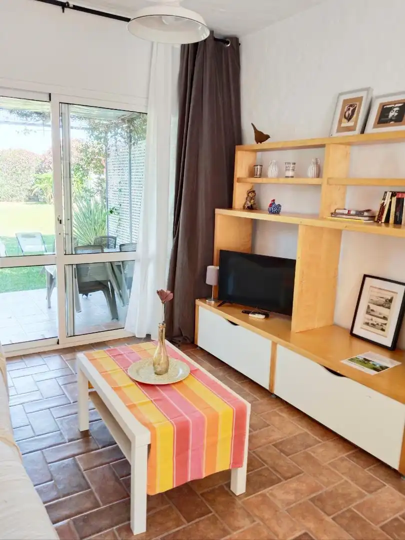 Flat for rent in Carril Seijo Lima, 20, Roche Living room of Flat for rent in Conil de la Frontera with Air Conditioner, Private garden and Terrace