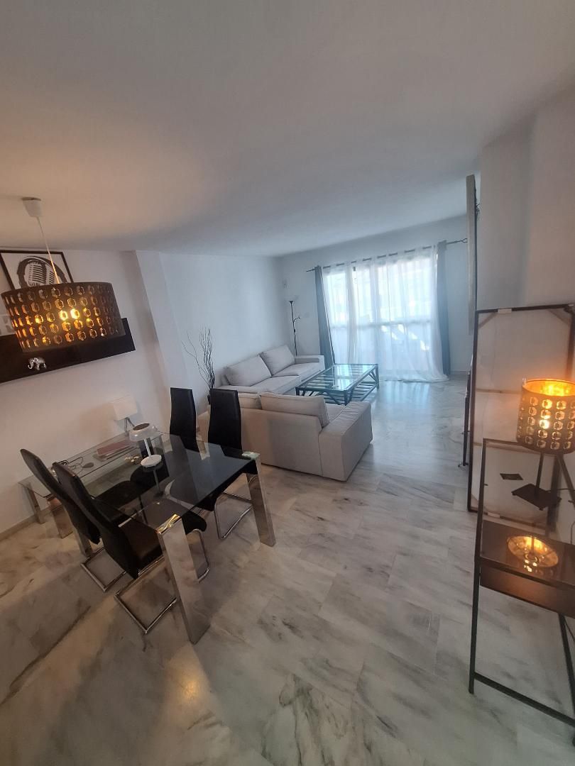 Living room of Attic to rent in Estepona  with Air Conditioner, Heating and Furnished