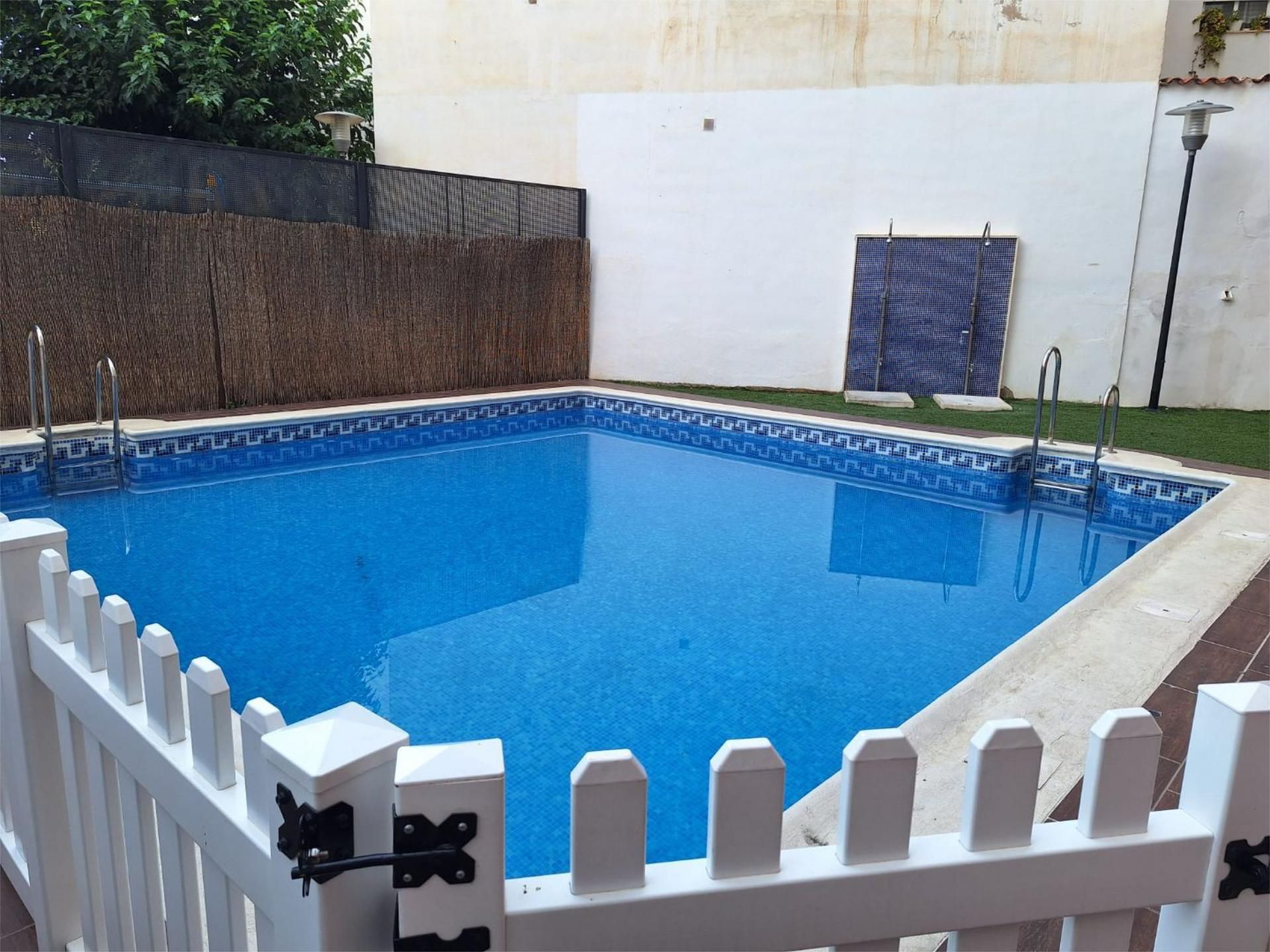 Swimming pool of Duplex to rent in Cazorla  with Air Conditioner, Heating and Storage room