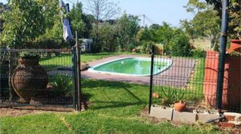 Foto 2 de Casa adosada en venda a Alcuéscar, Cáceres