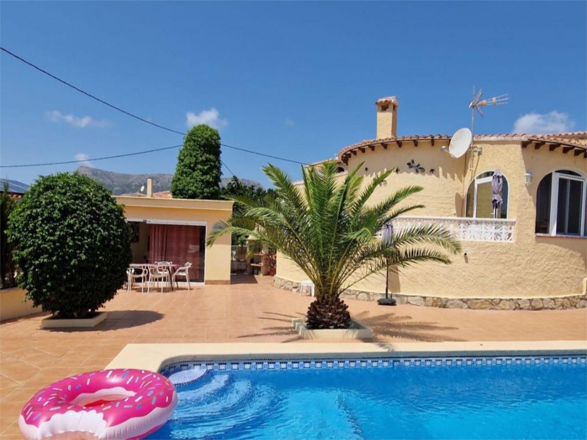 Vista exterior de Casa o xalet de lloguer en Calpe / Calp amb Aire condicionat, Terrassa i Piscina