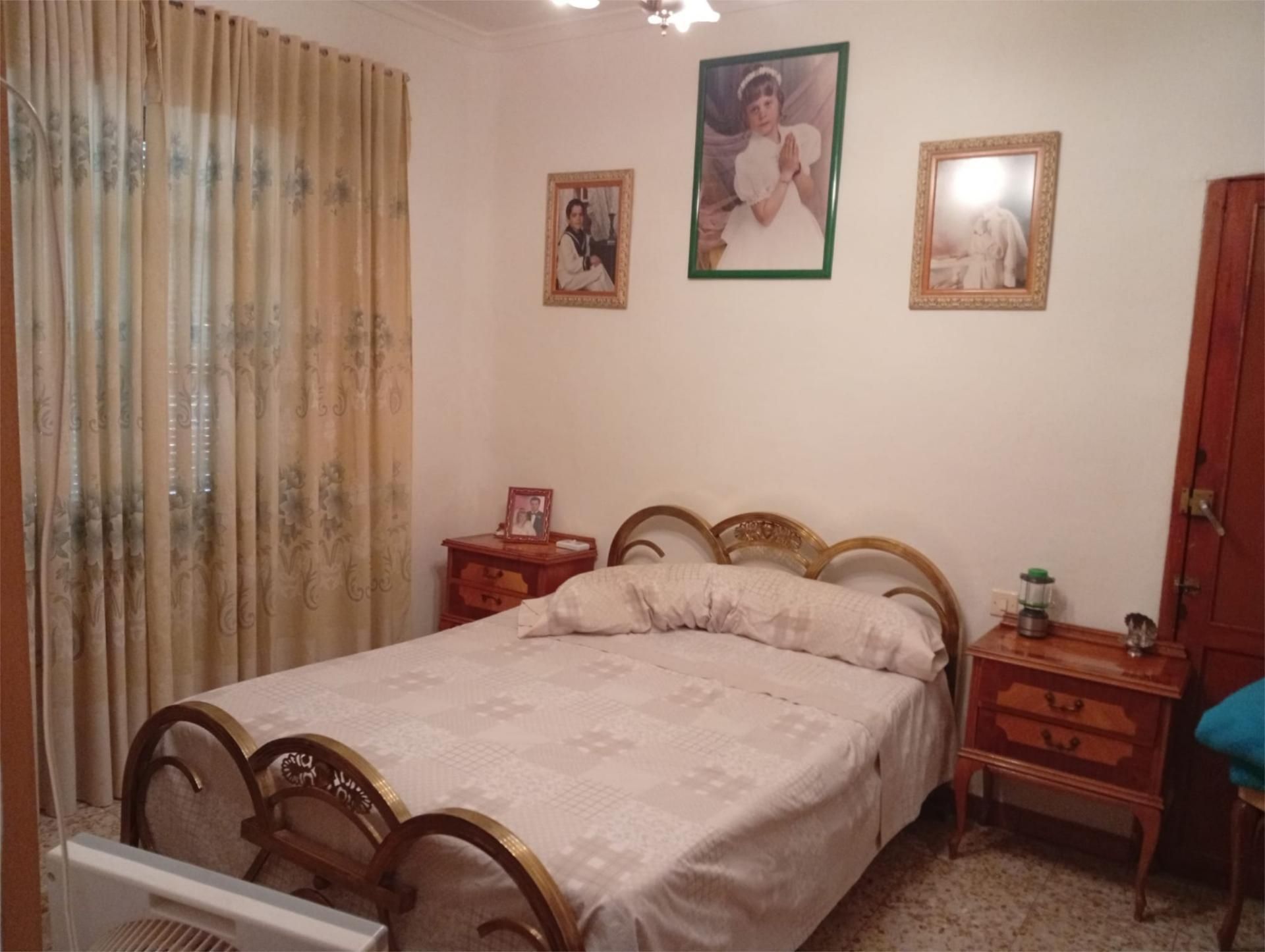 Dormitori de Planta baixa en venda en Herencia amb Aire condicionat, Jardí privat i Moblat