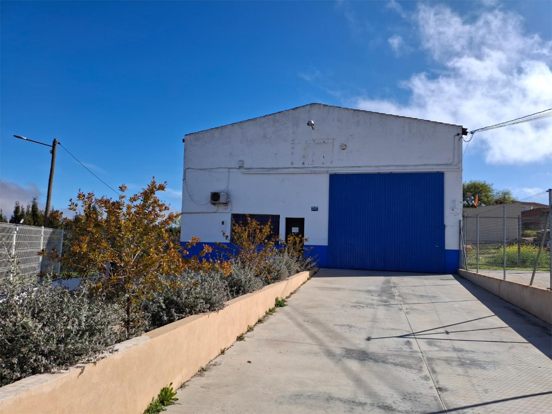 Vista exterior de Nau industrial de lloguer en Arenas de San Juan  amb Aire condicionat