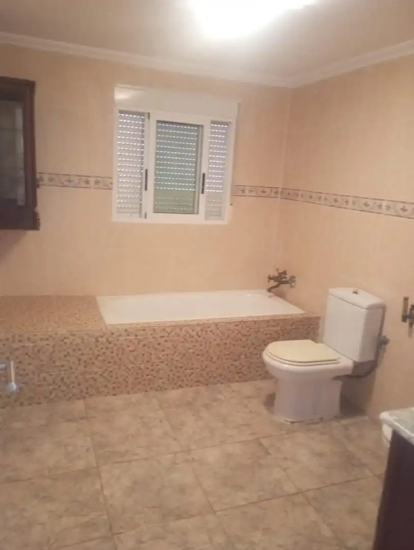 Badezimmer von Einfamilien-Reihenhaus zum Verkauf in Ribesalbes mit Terrasse und Balkon