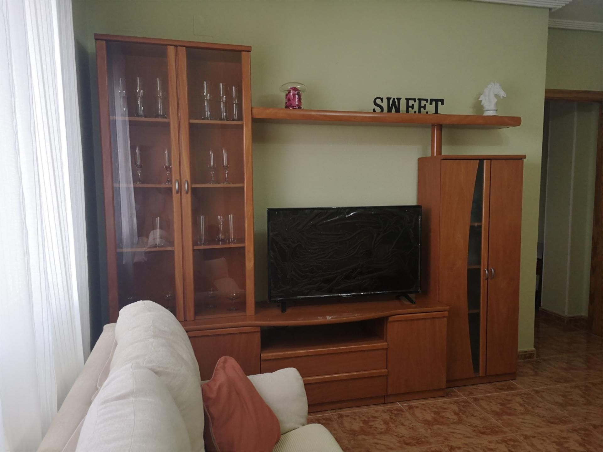 Sala d'estar de Apartament de lloguer en Tomelloso amb Calefacció, Moblat i Forn