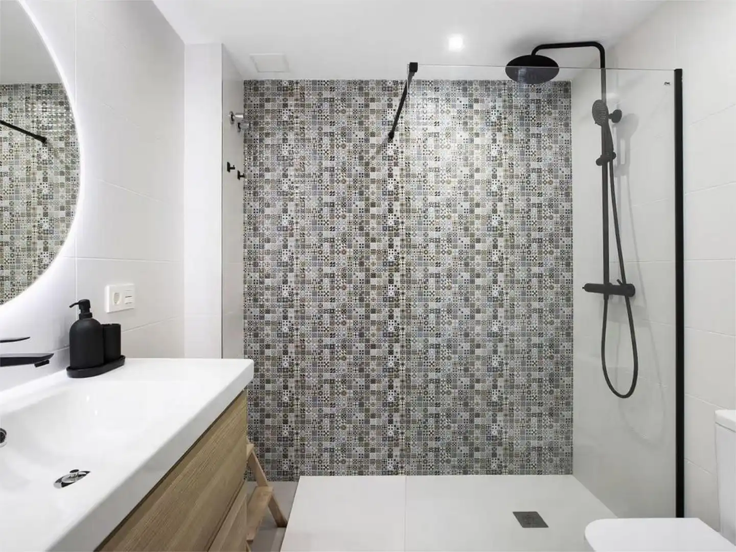 Estudio de alquiler en Calle Castillo del Inglés, 1, El Bajondillo Baño de Estudio de alquiler en Torremolinos con Aire acondicionado, Calefacción y Parquet
