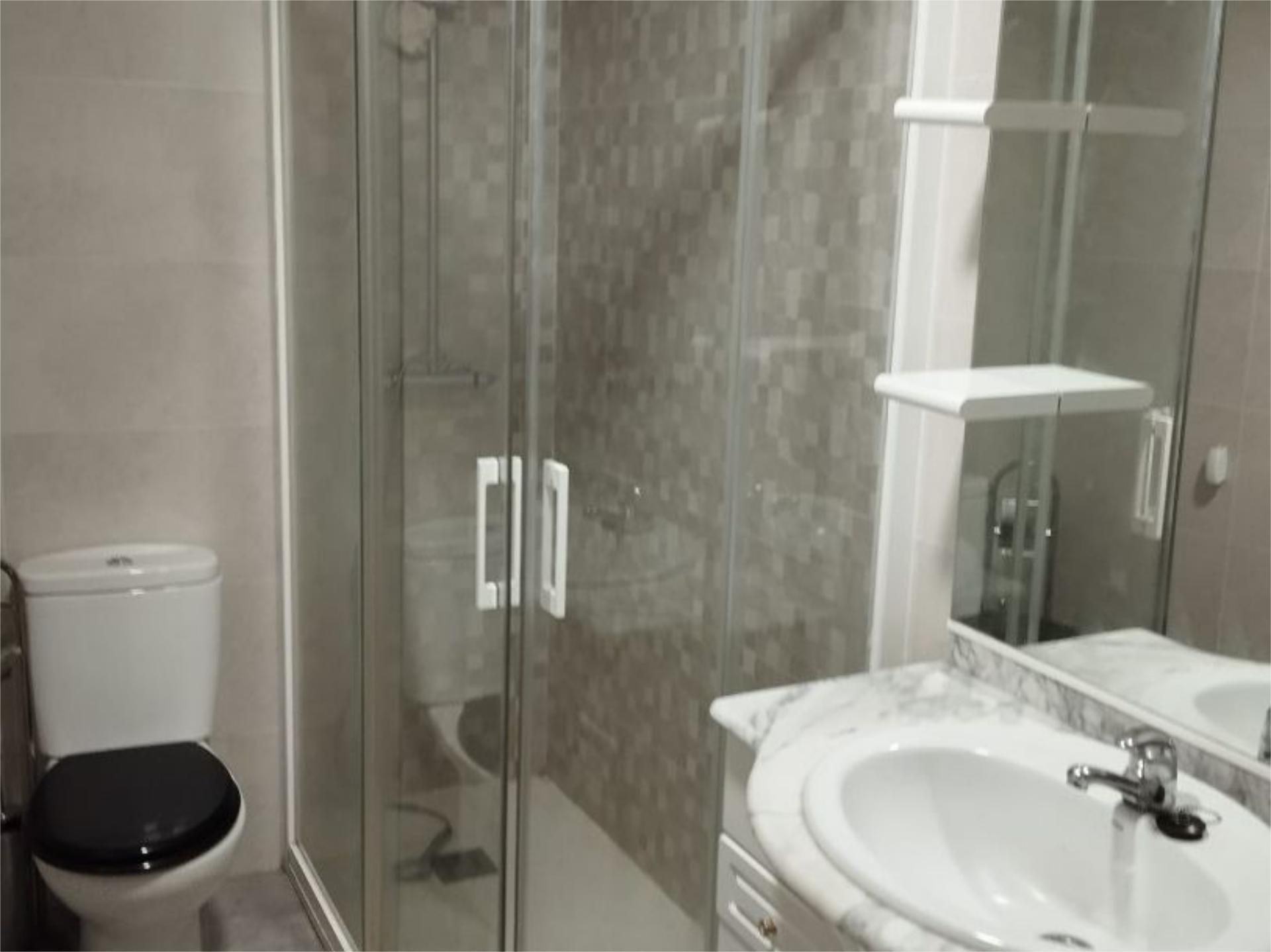 Baño de Piso en venta en  Madrid Capital