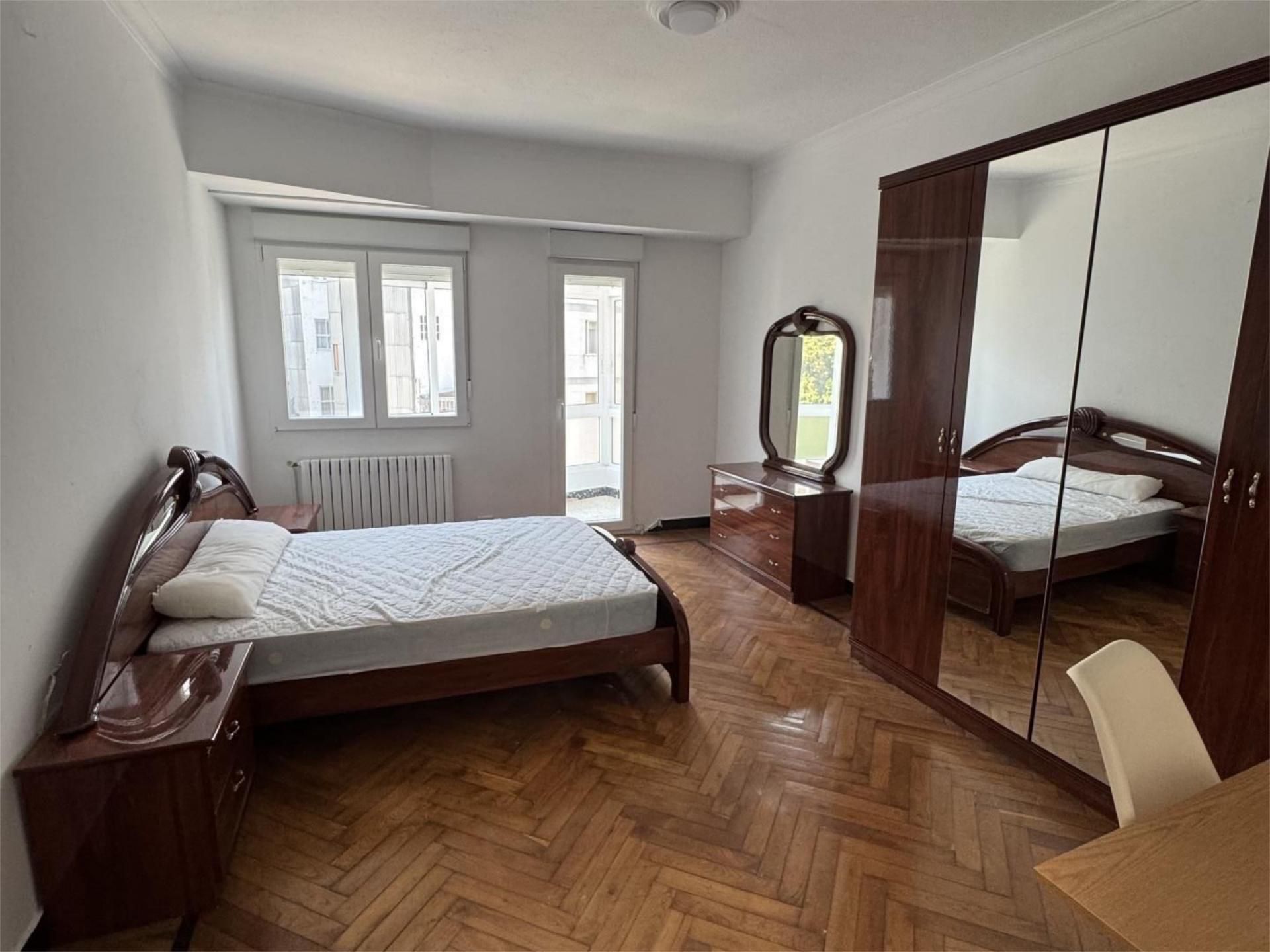 Pis per a compartir a Rúa Mondoñedo, 43, A Milagrosa Dormitori de Pis per a compartir en Lugo Capital amb Calefacció, Parquet i Moblat