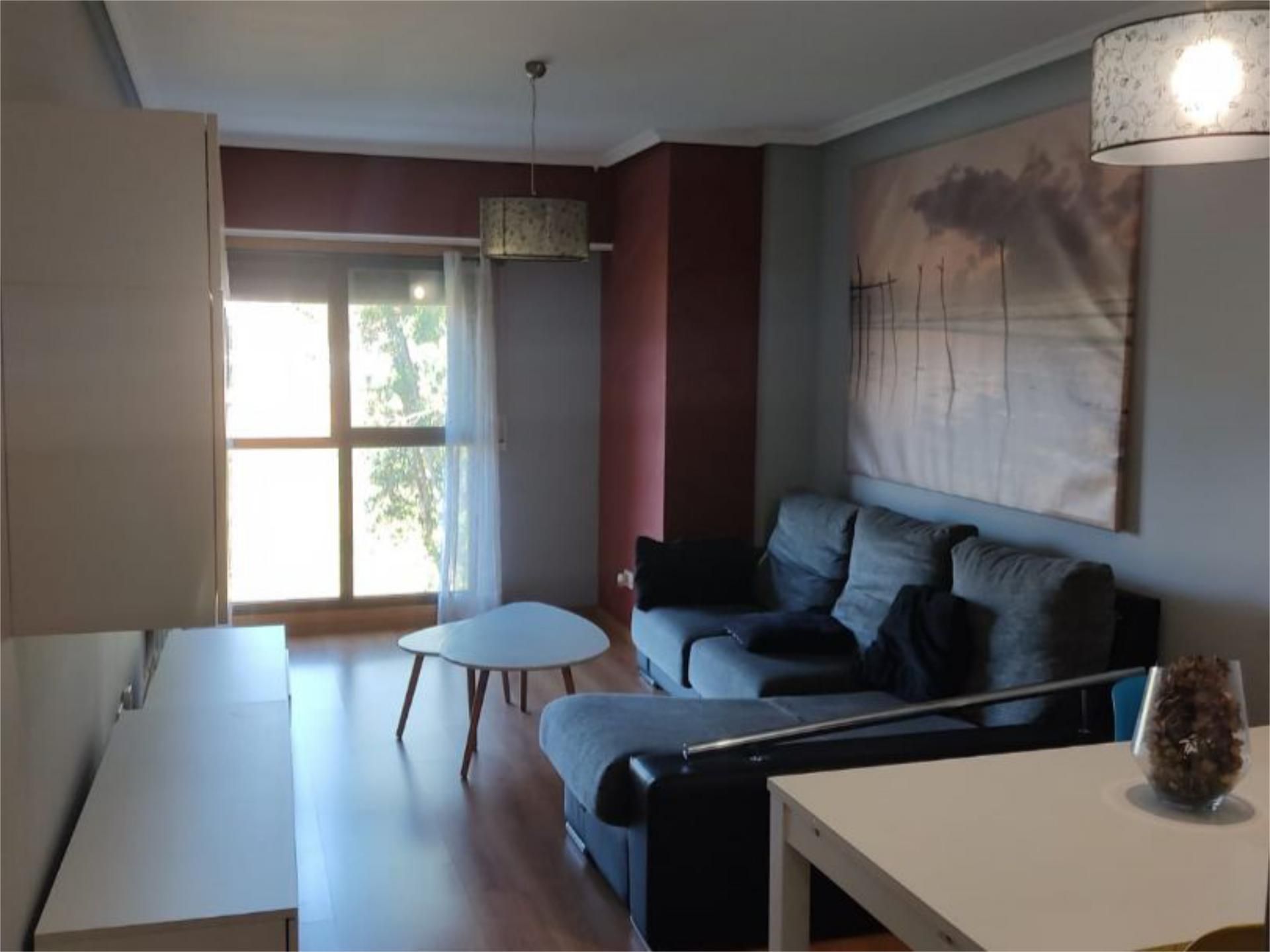 Sala d'estar de Pis en venda en Ourense Capital  amb Calefacció, Parquet i Traster