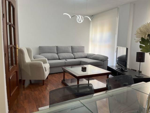 Piso en Alquiler en Calle San Sebastián, 8 en Las Torres - Guadalupe