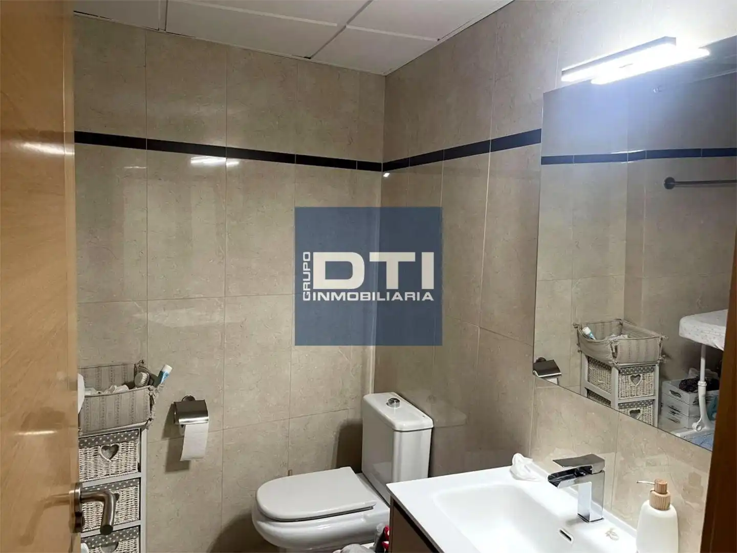 Flat for sale in Calle Castilla, 10, Pescadería Bathroom of Flat for sale in Huelva Capital with Air Conditioner