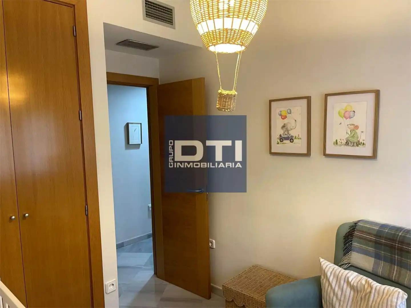 Flat for sale in Calle Castilla, 10, Pescadería Flat for sale in Huelva Capital with Air Conditioner