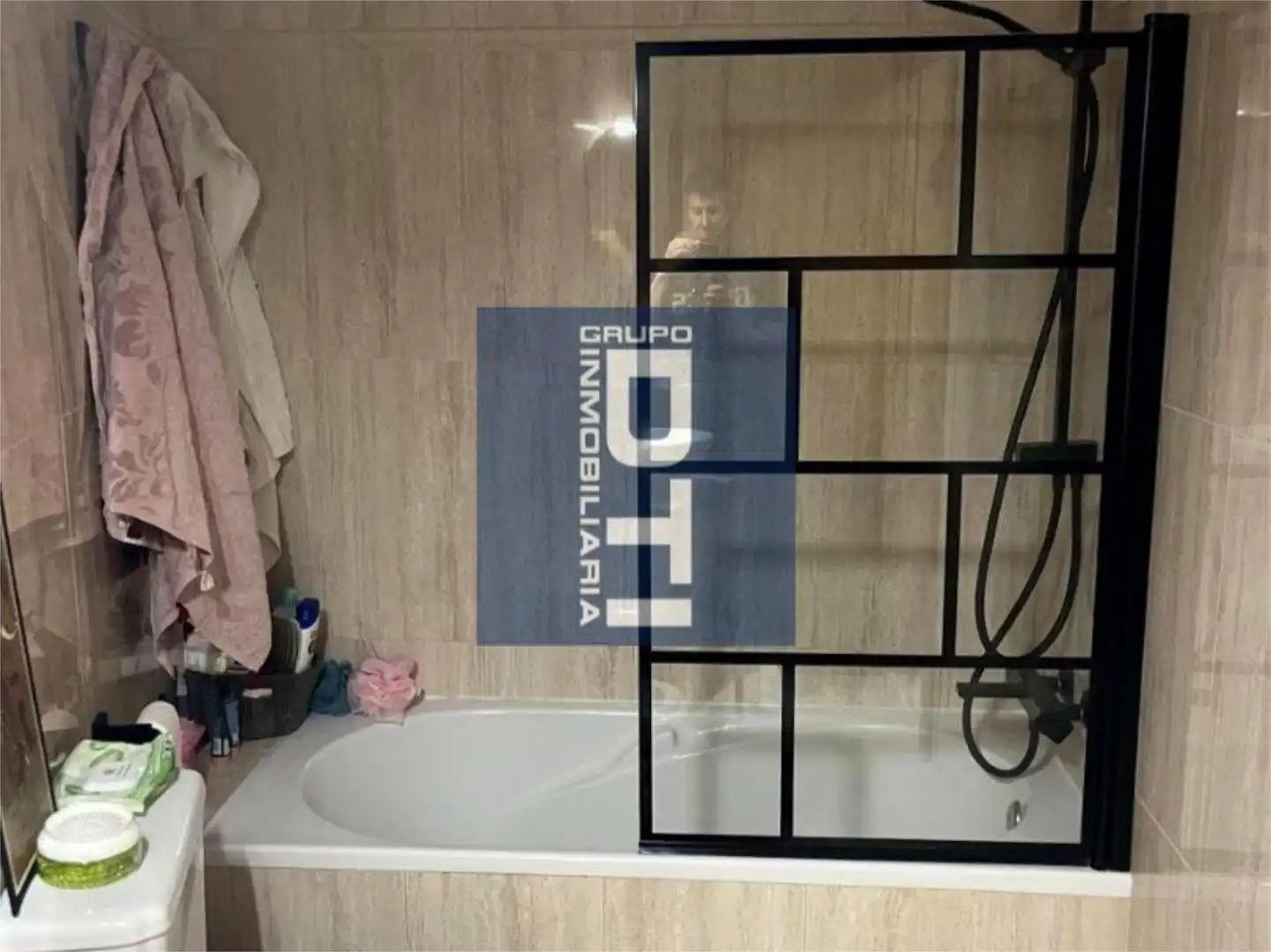 Flat for sale in Calle Castilla, 10, Pescadería Bathroom of Flat for sale in Huelva Capital with Air Conditioner
