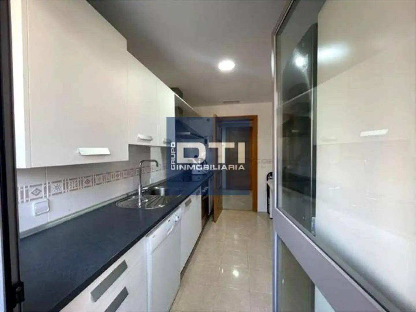 Flat for sale in Calle Castilla, 10, Pescadería Kitchen of Flat for sale in Huelva Capital with Air Conditioner