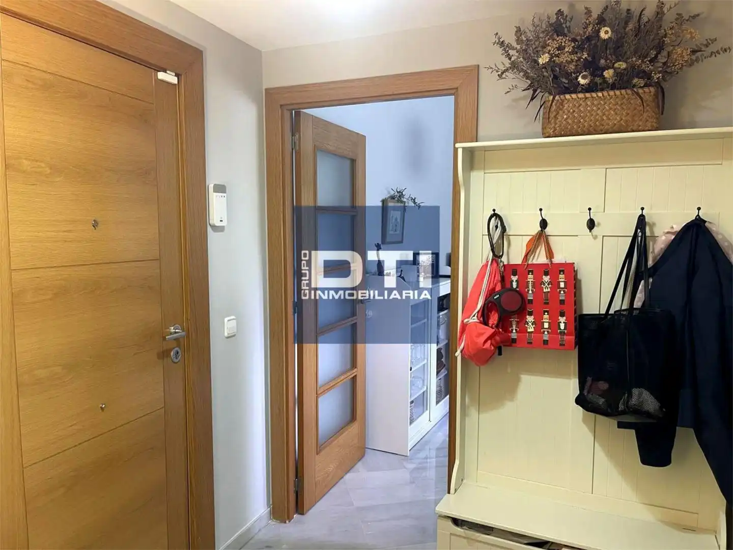 Flat for sale in Calle Castilla, 10, Pescadería Flat for sale in Huelva Capital with Air Conditioner