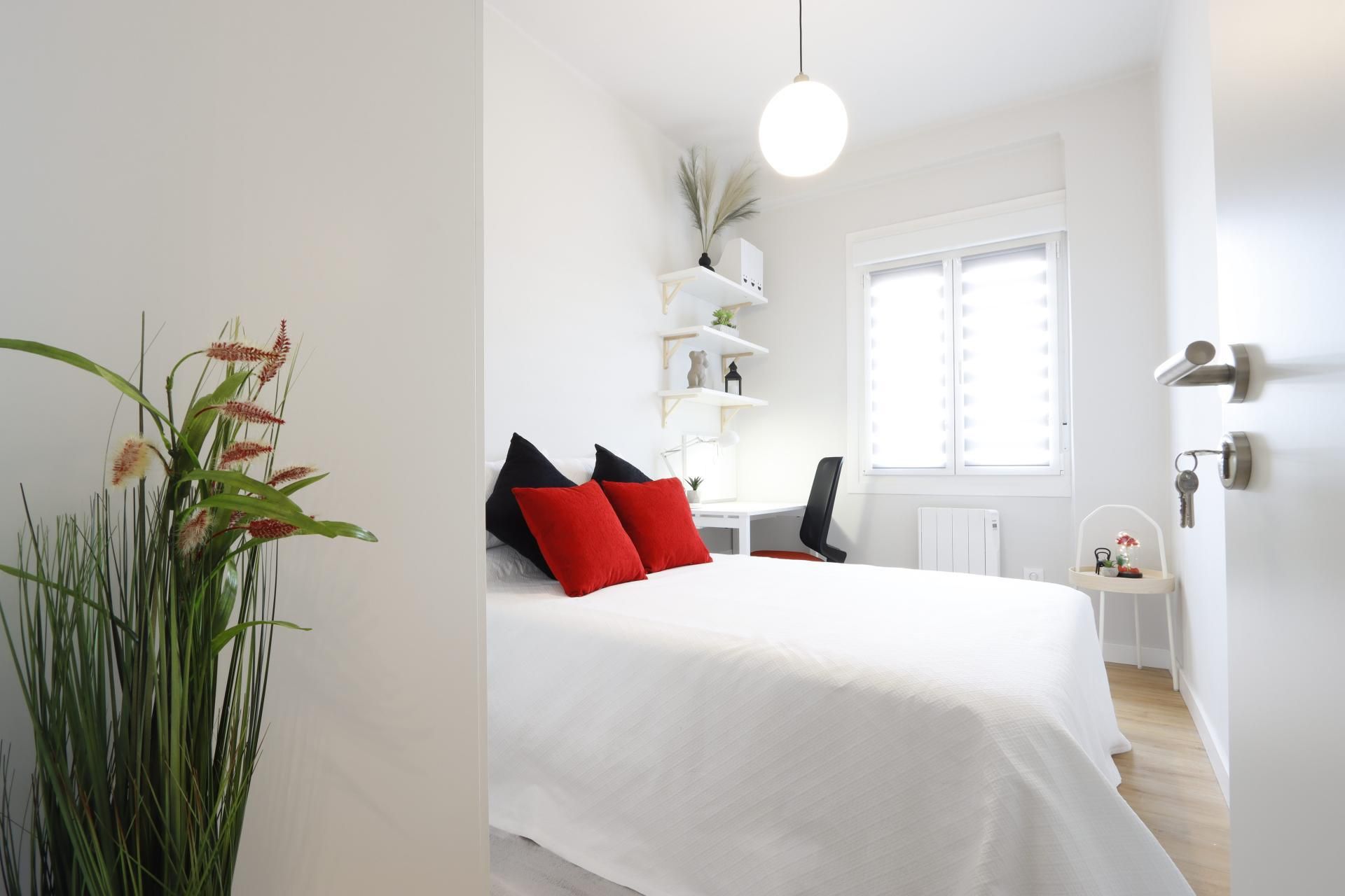 Bedroom of Flat to share in Ourense Capital   with Heating, Storage room and Furnished