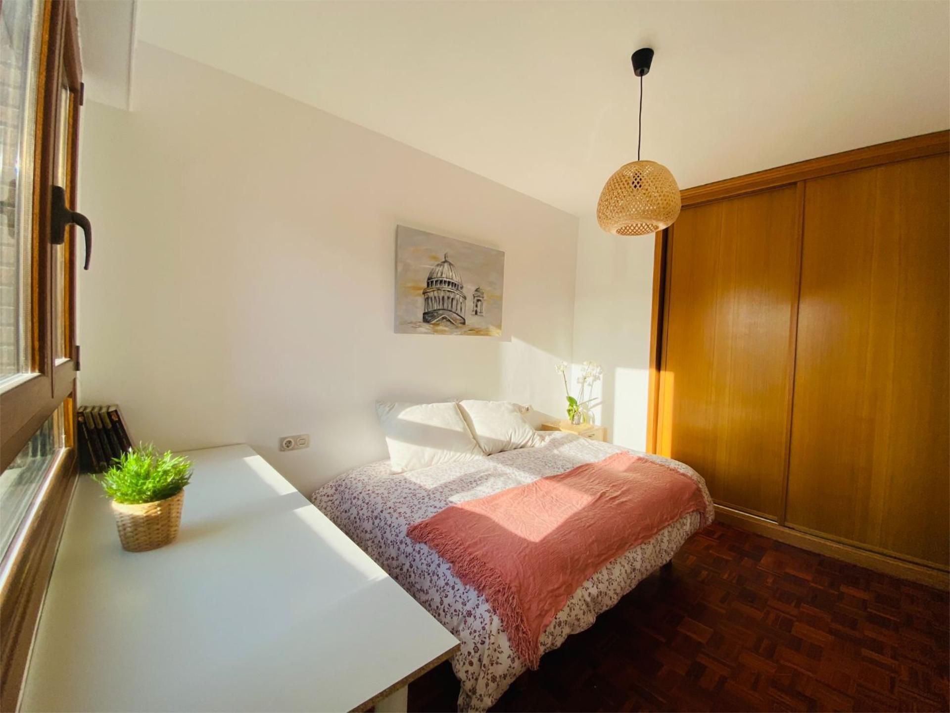 Bedroom of Flat to share in  Pamplona / Iruña  with Heating, Parquet flooring and Terrace