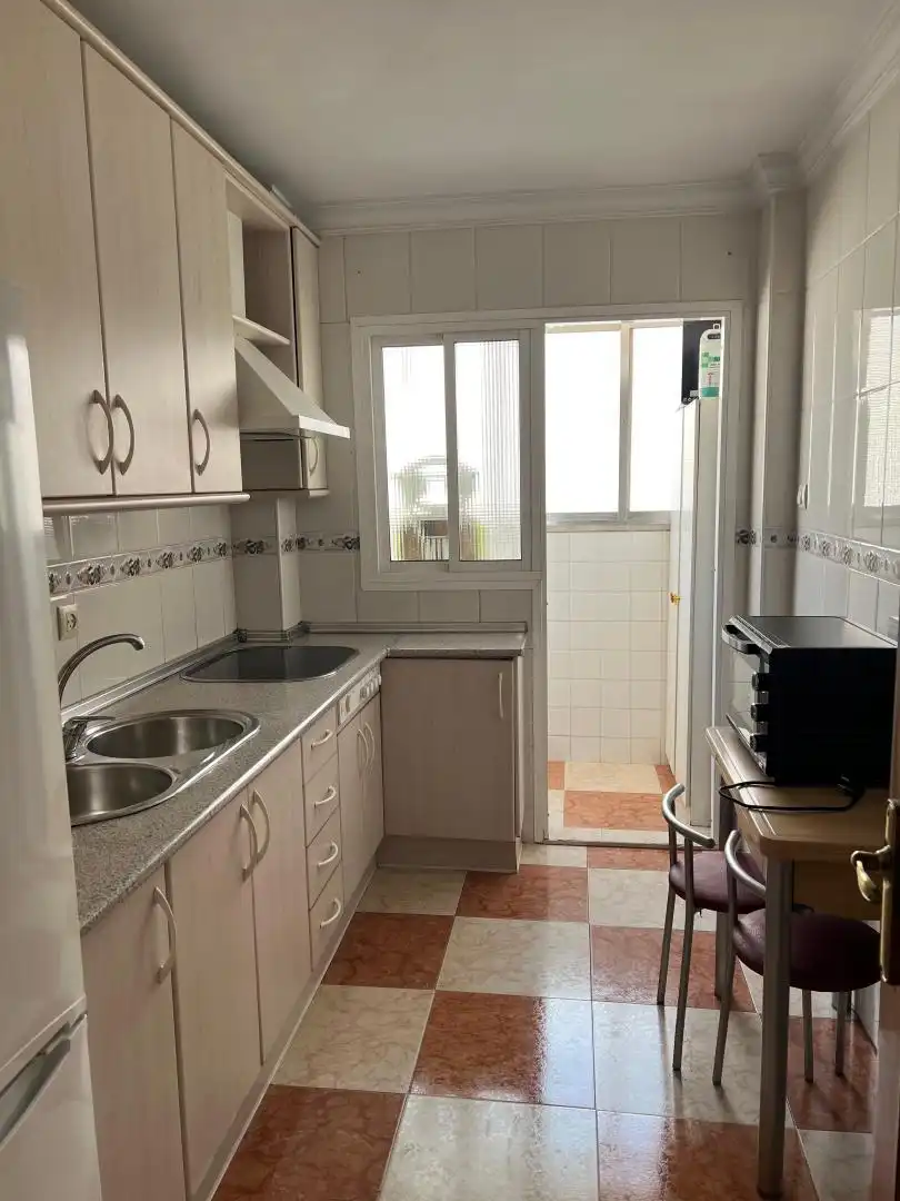 Küche von Wohnung zur Miete in  Almería Capital mit Klimaanlage und Balkon
