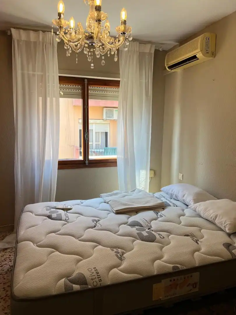 Schlafzimmer von Wohnung zur Miete in  Almería Capital mit Klimaanlage und Balkon