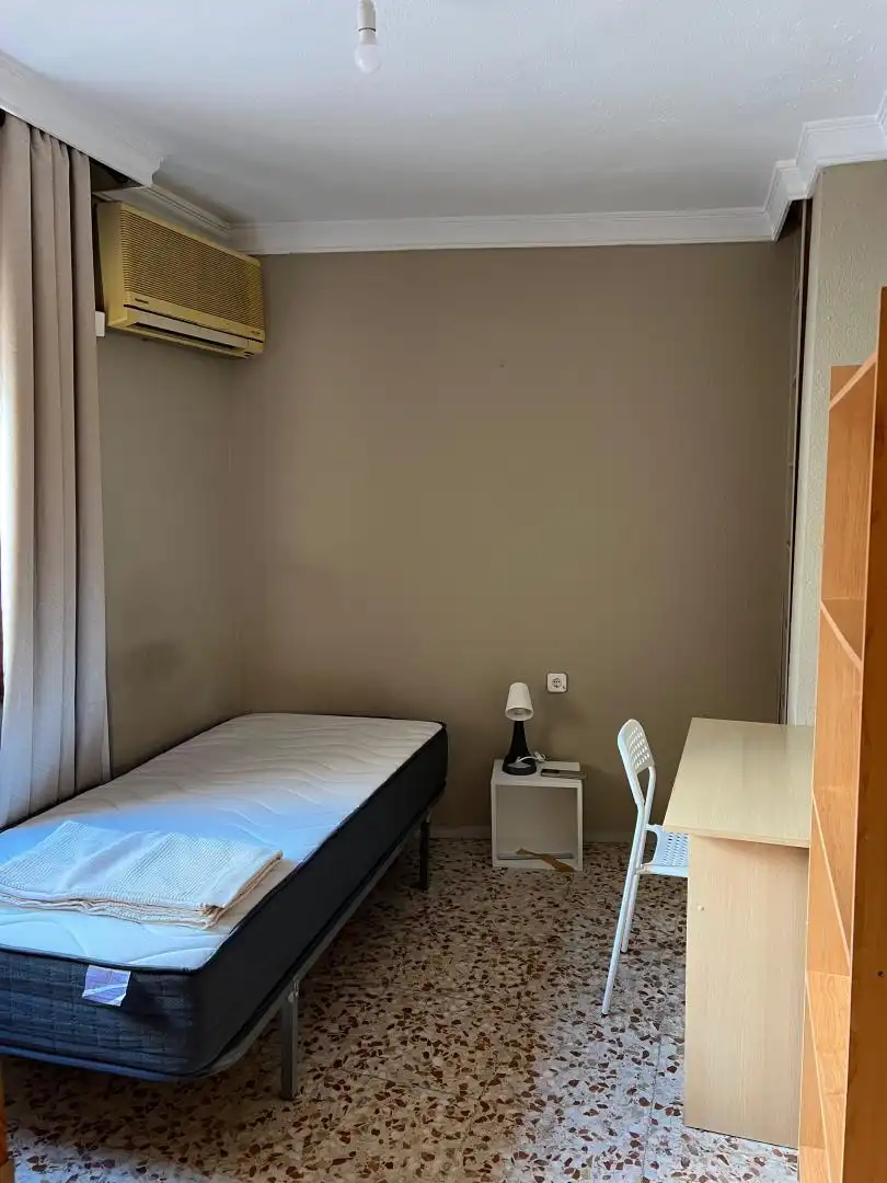 Schlafzimmer von Wohnung zur Miete in  Almería Capital mit Klimaanlage und Balkon