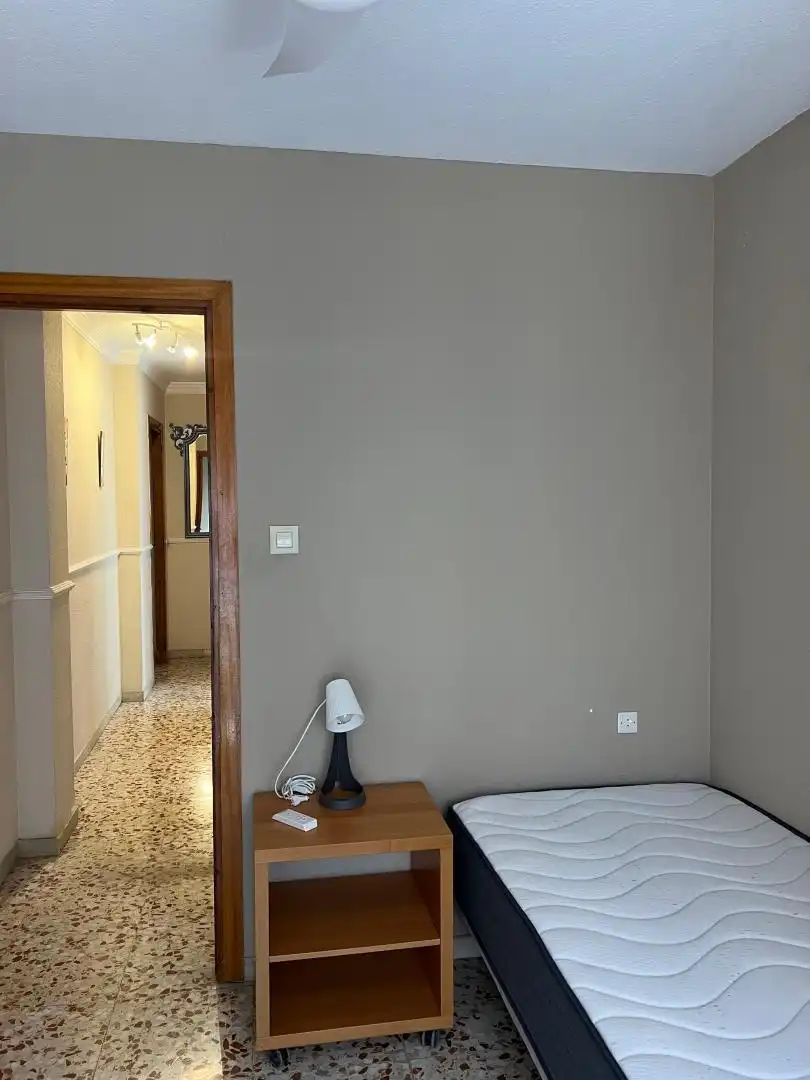 Wohnung zur Miete in  Almería Capital mit Klimaanlage und Balkon