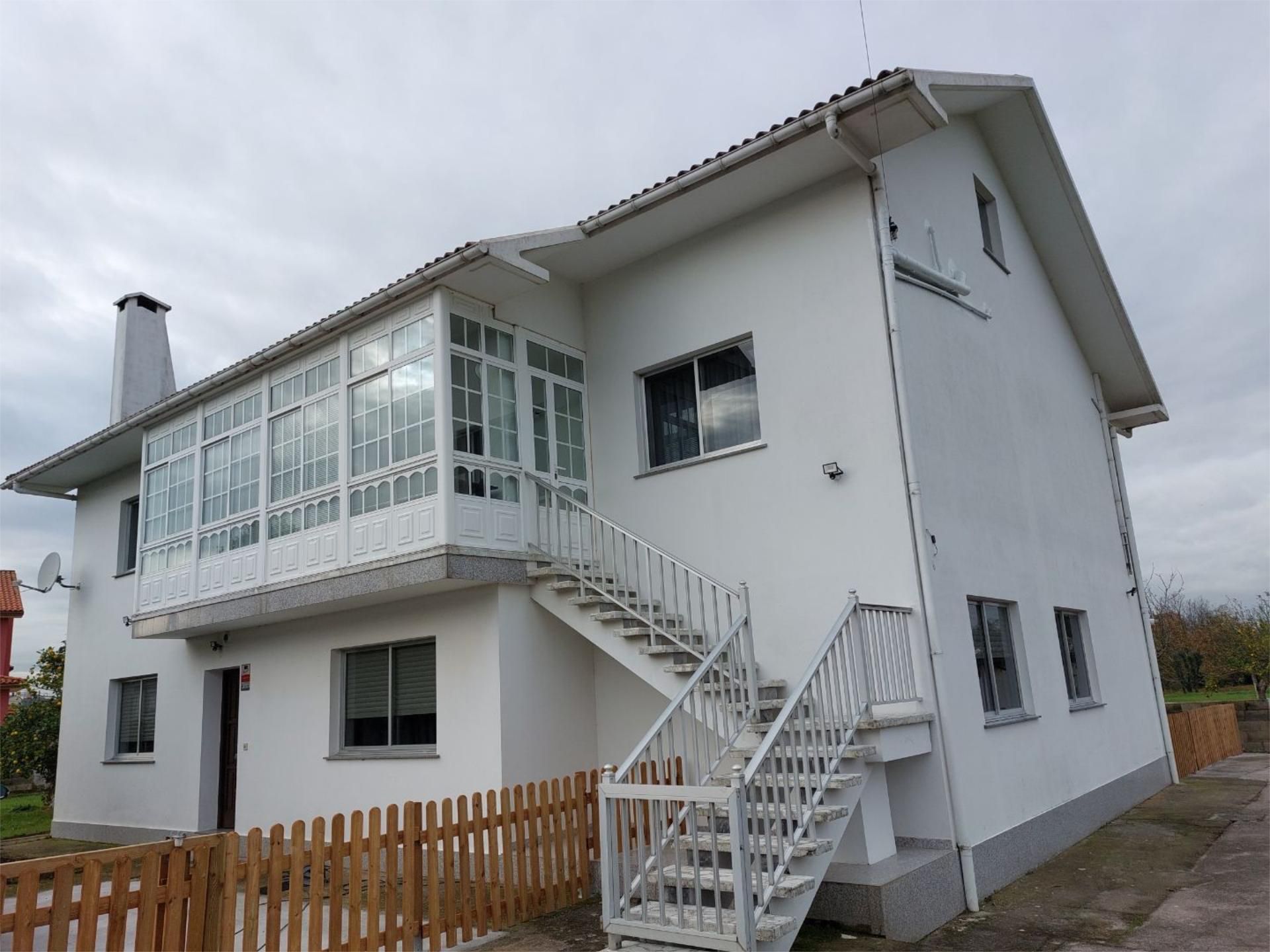 Vista exterior de Casa o xalet de lloguer en Neda amb Terrassa i Balcó