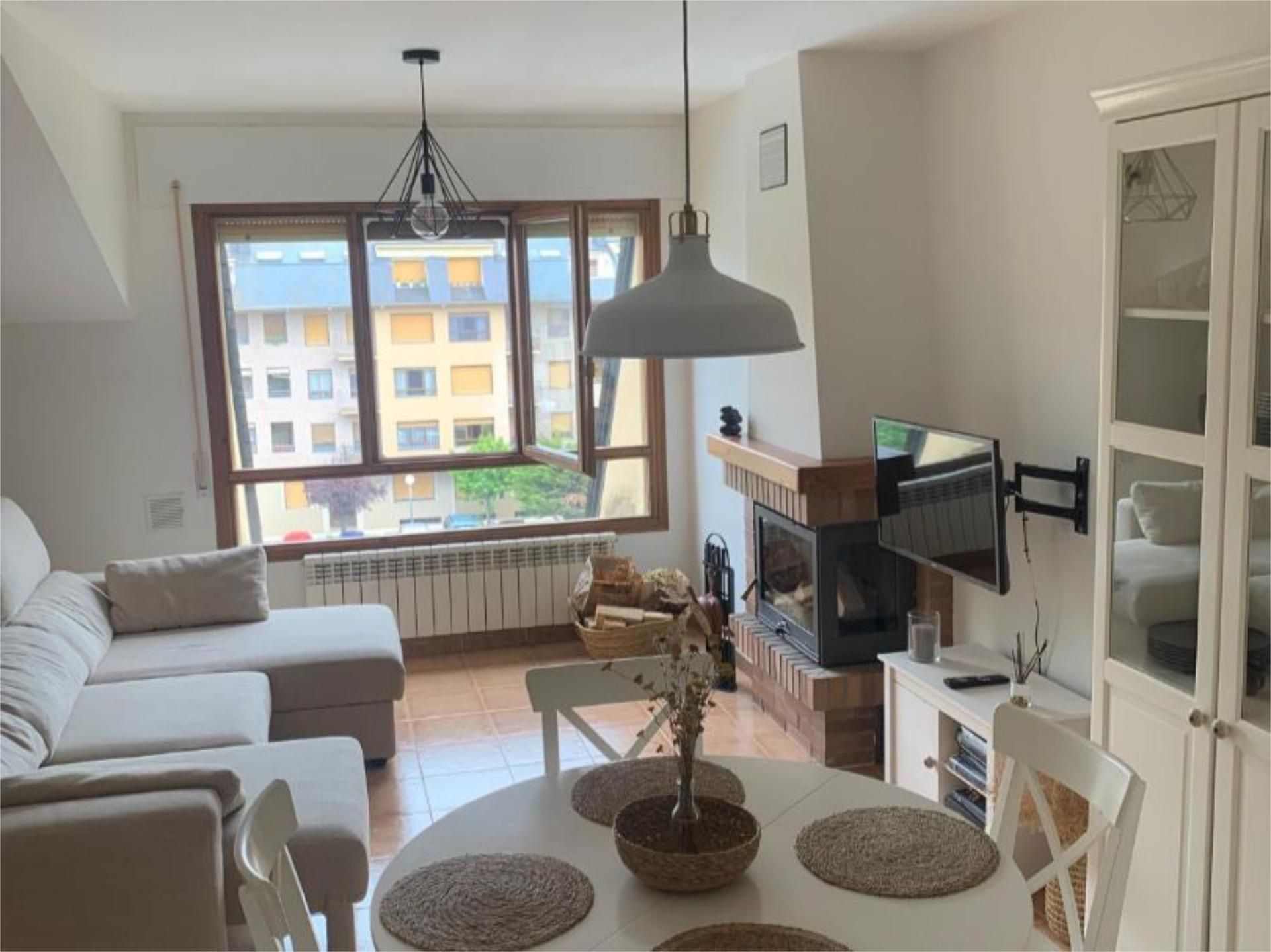 Living room of Flat for sale in Jaca  with Swimming Pool