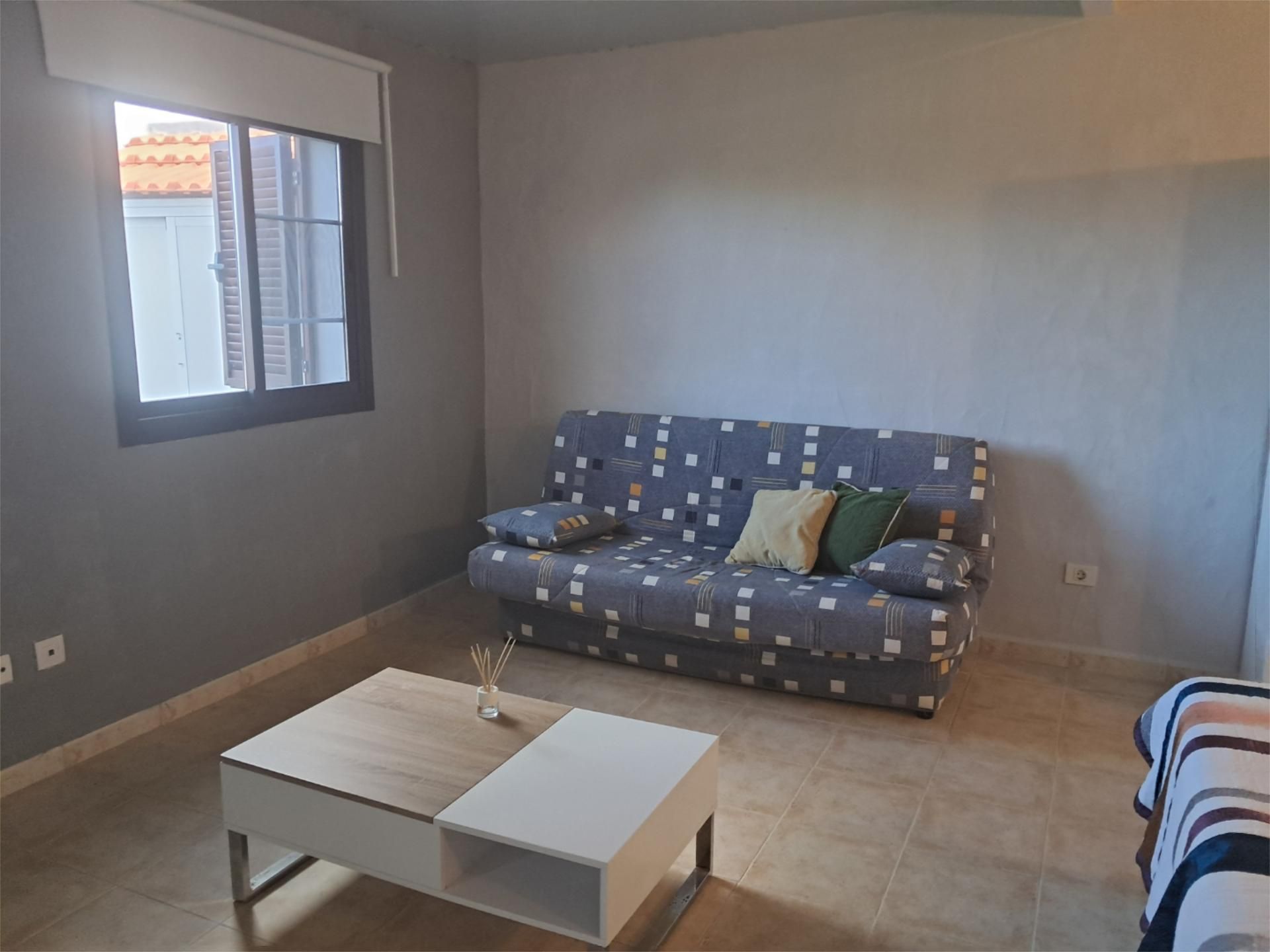 Dormitori de Estudi de lloguer en Valverde (Santa Cruz de Tenerife) amb Jardí privat, Moblat i Rentadora