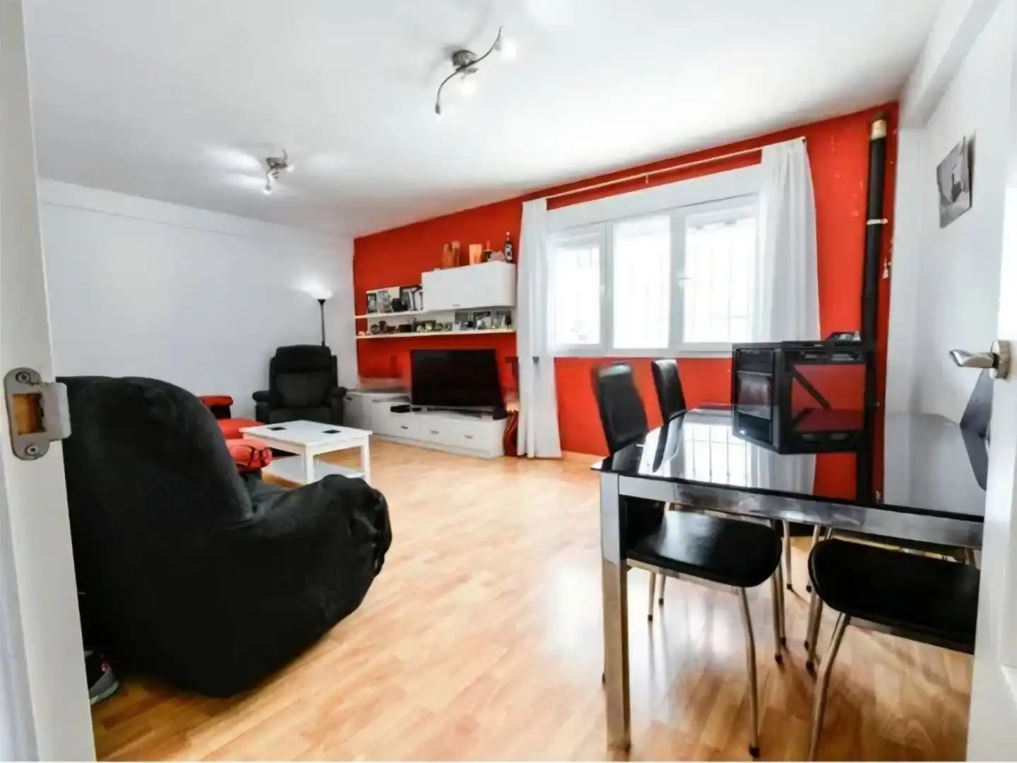 Sala de estar de Casa adosada en venta en Cuevas del Becerro con Parquet y Terraza