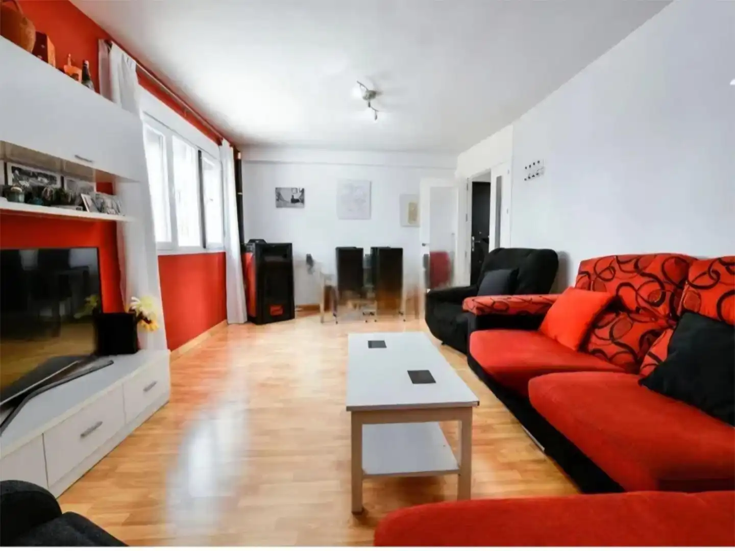 Sala de estar de Casa adosada en venta en Cuevas del Becerro con Parquet y Terraza