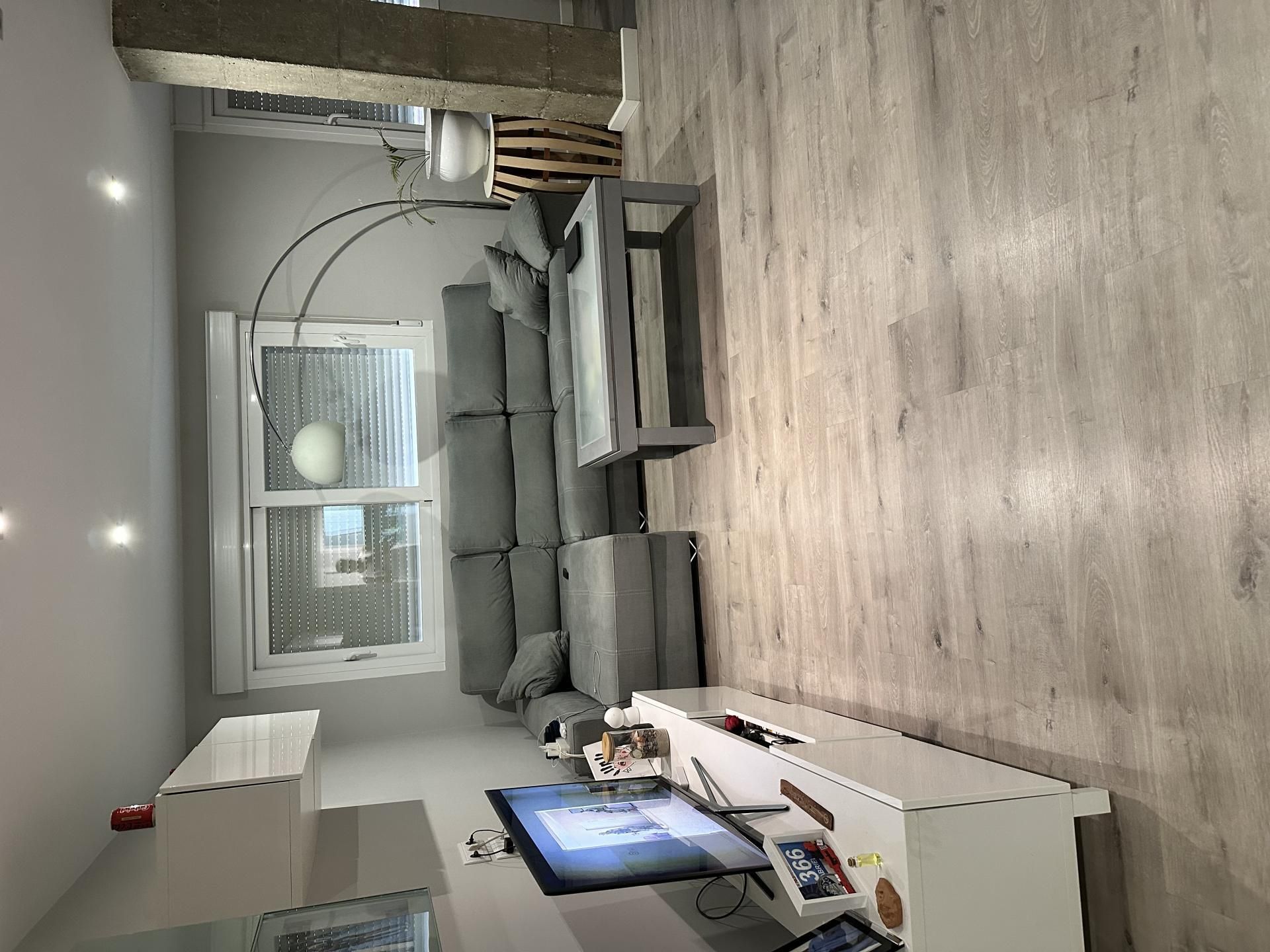 Living room of Flat to share in Alcobendas  with Air Conditioner, Heating and Parquet flooring