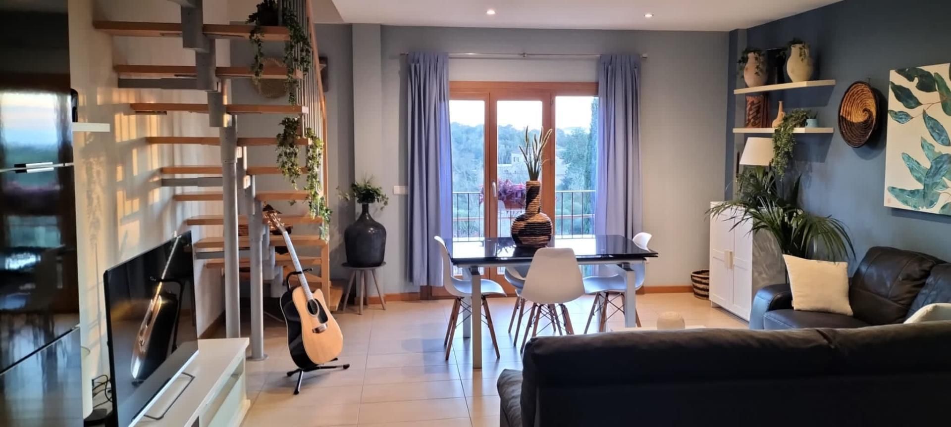 Sala d'estar de Dúplex de lloguer en Vilafranca de Bonany amb Aire condicionat, Calefacció i Jardí privat