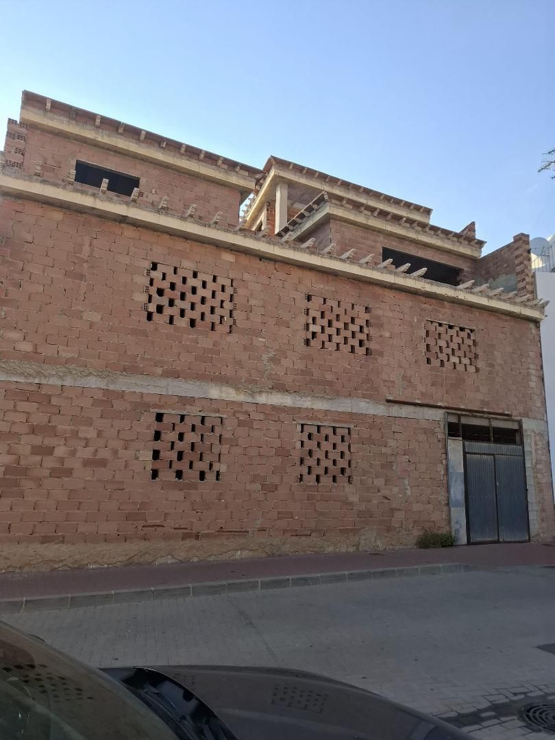Vista exterior de Casa adosada en venda en Salobreña amb Terrassa i Balcó