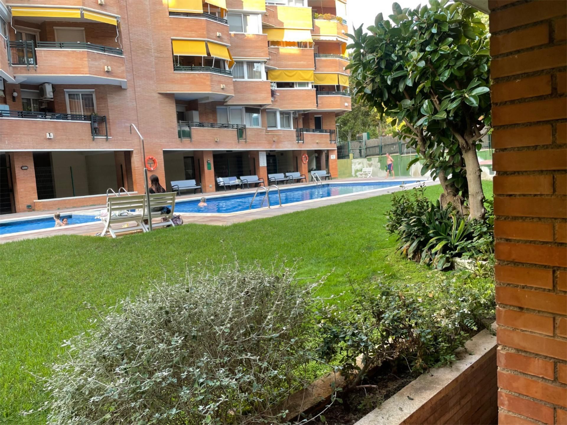 Swimming pool of Flat for sale in Premià de Mar  with Air Conditioner, Heating and Private garden