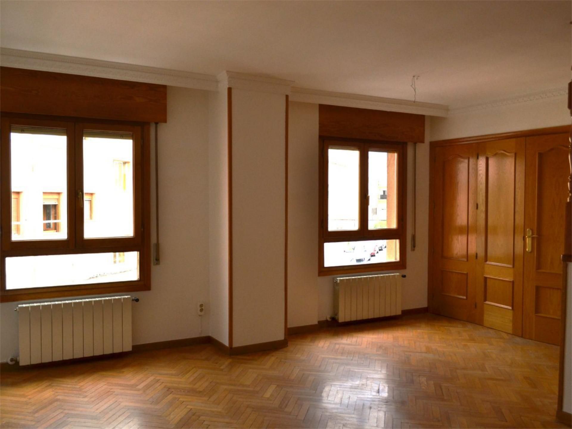 Bedroom of Flat for sale in Segovia Capital  with Heating, Parquet flooring and Terrace