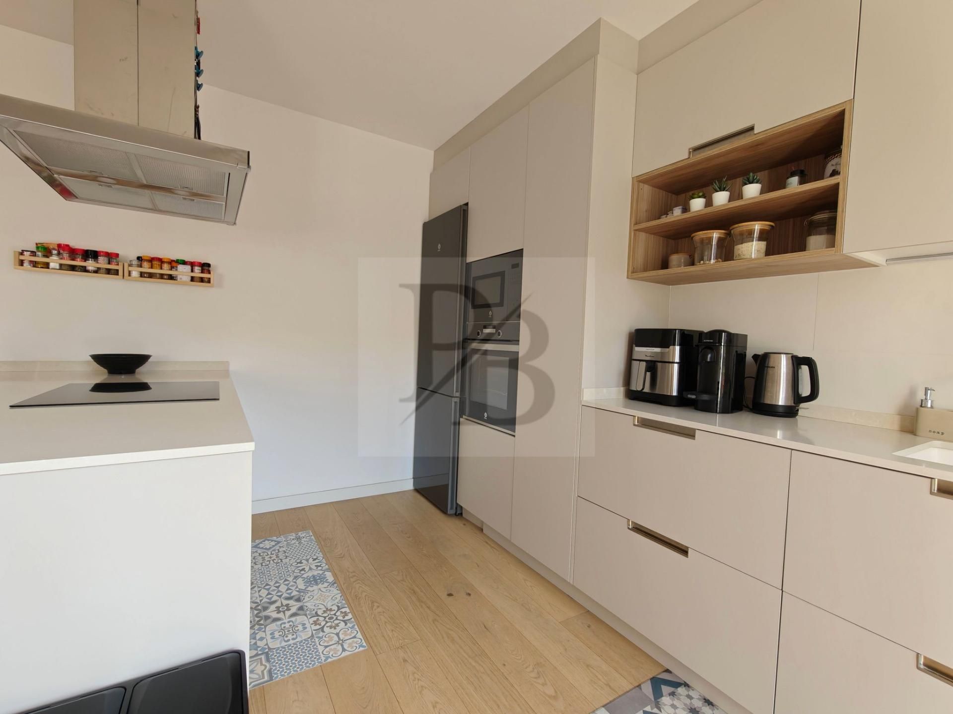 Kitchen of Flat to rent in  Barcelona Capital  with Air Conditioner and Balcony