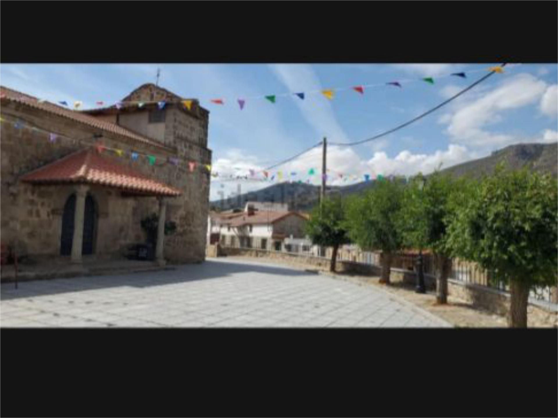 Exterior view of Flat for sale in Mengamuñoz