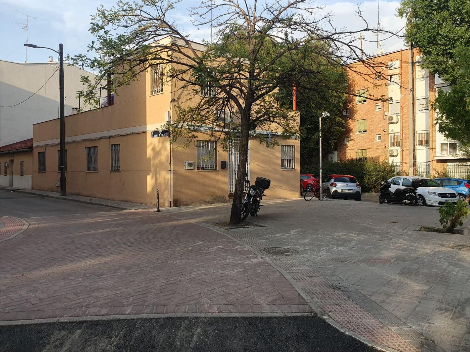 Exterior view of House or chalet for sale in  Madrid Capital  with Air Conditioner and Terrace