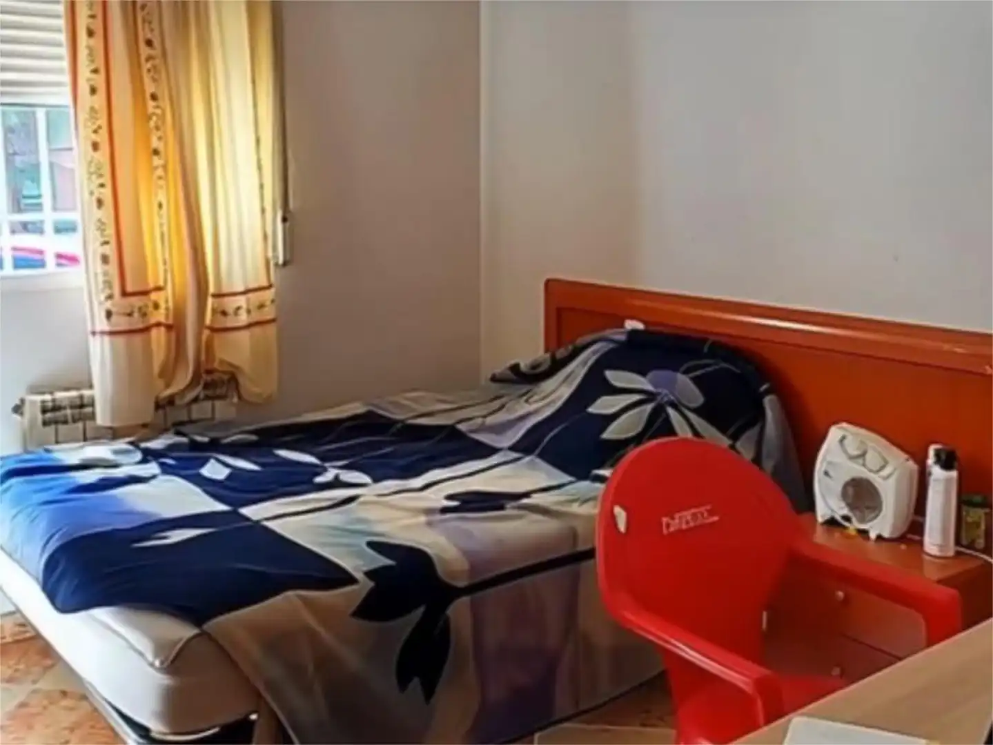Houses for sale in Calle Sierra Engarcerán, 11, Casco Histórico de Vallecas Bedroom of Houses for sale in Madrid with Air Conditioner, Heating and Terrace
