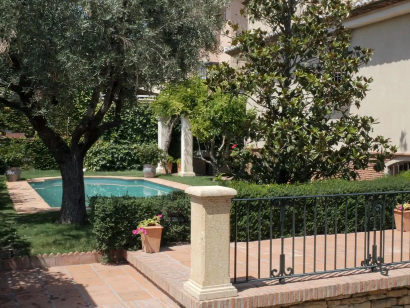 Houses for sale in Calle de las Cañas, 17, La Zubia Ciudad Garden of Houses for sale in La Zubia with Terrace, Swimming Pool and Balcony
