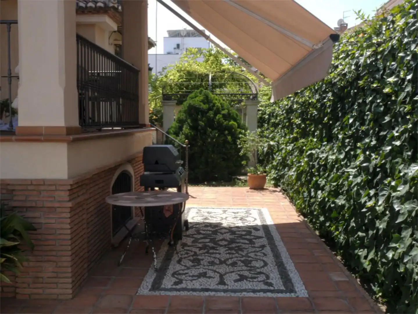 Houses for sale in Calle de las Cañas, 17, La Zubia Ciudad Terrace of Houses for sale in La Zubia with Terrace, Swimming Pool and Balcony