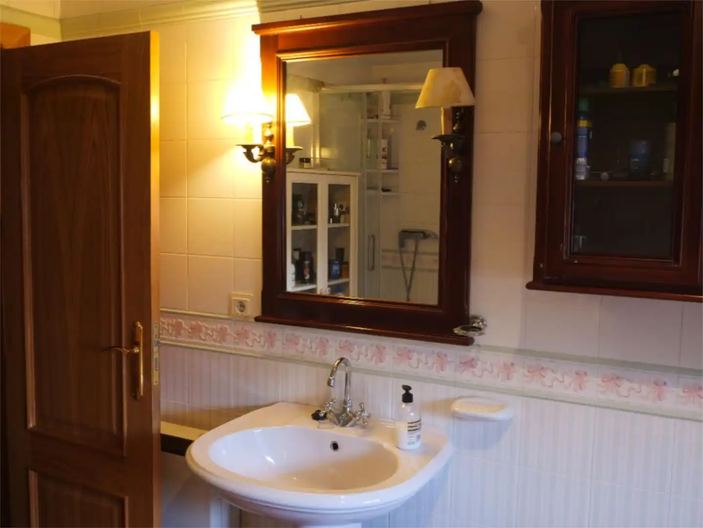 Houses for sale in Calle de las Cañas, 17, La Zubia Ciudad Bathroom of Houses for sale in La Zubia with Terrace, Swimming Pool and Balcony